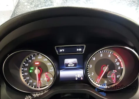 2015 Mercedes-Benz Cla 250 4Matic z USA, uszkodzony, nr VIN WDDSJ4GB9FN217438